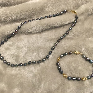 Freshwater Pearl Necklace and Bracelet